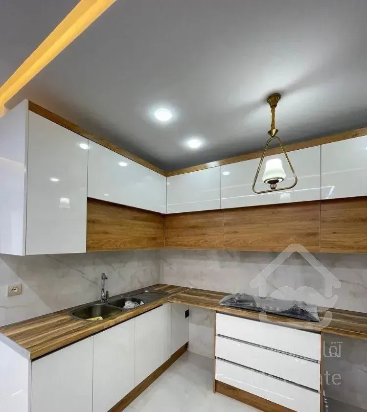 ۸۰ متری /۲ خوابه /پونک/بلوار عدل