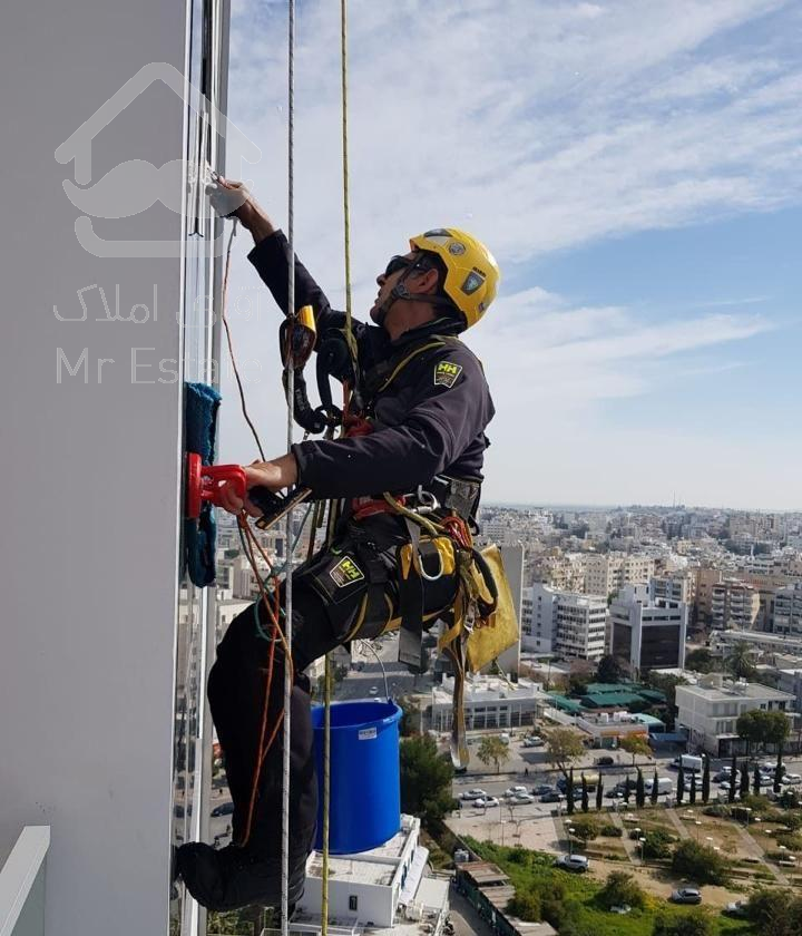 خدمات پیچ و رولپلاک شستشونما رنگ بدون داربست