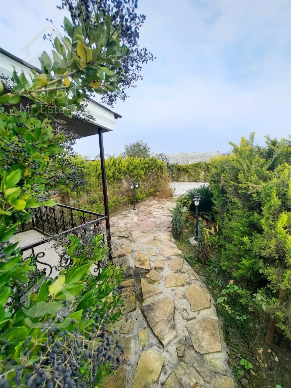 ويلا باغ تو دل جنگل با پيش پرداخت٨٠٠تومن