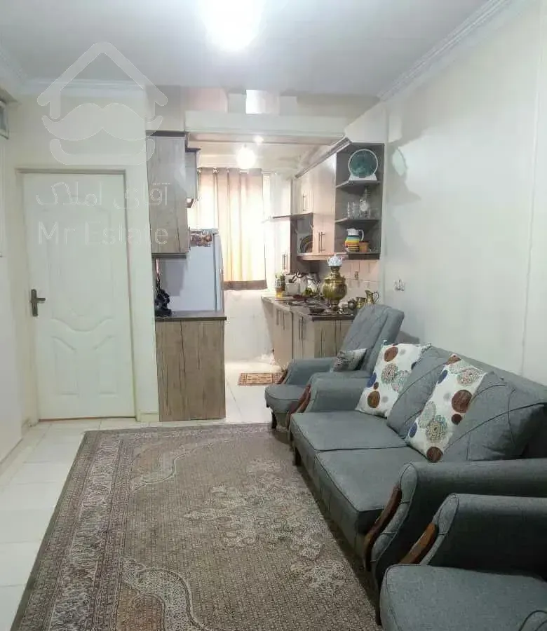 واحد 40 متری تمیز و خلوت نزدیک مترو میدان شهدا