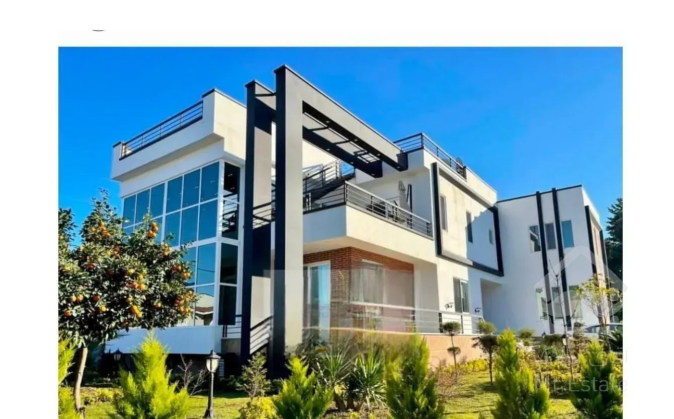 آکواریوم غرق نور وویو