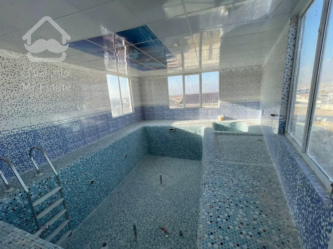 ویلای استخر جکوزی دار آبسرد