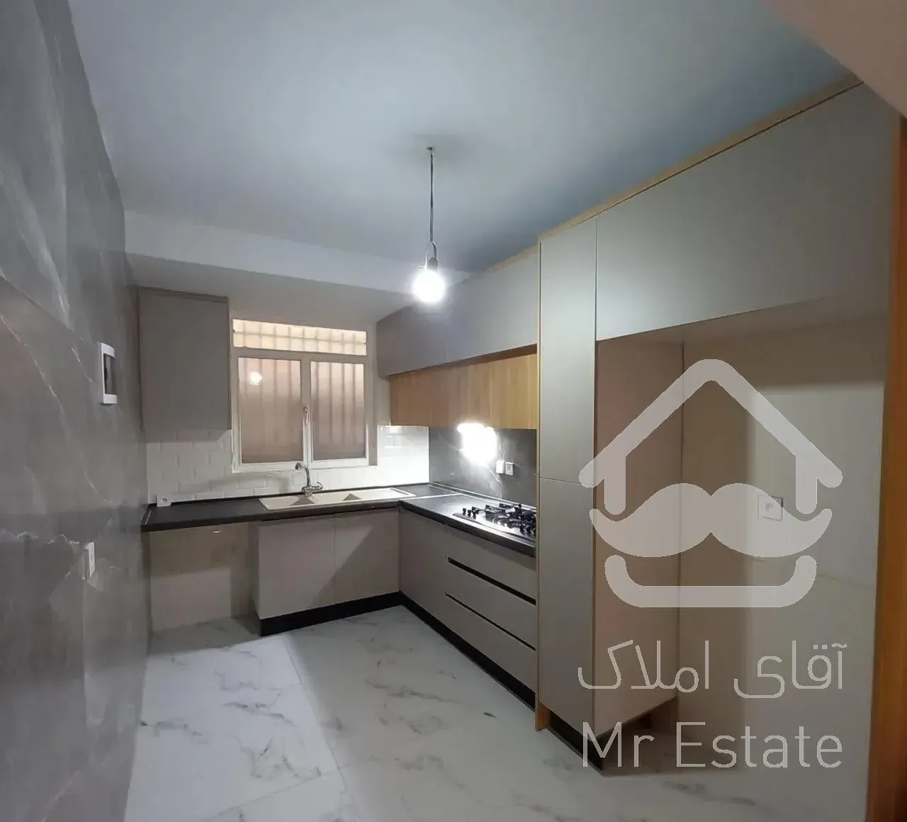 میرداماد ۹۵ متر با پارکینگ انباری ( شخصی نوری )