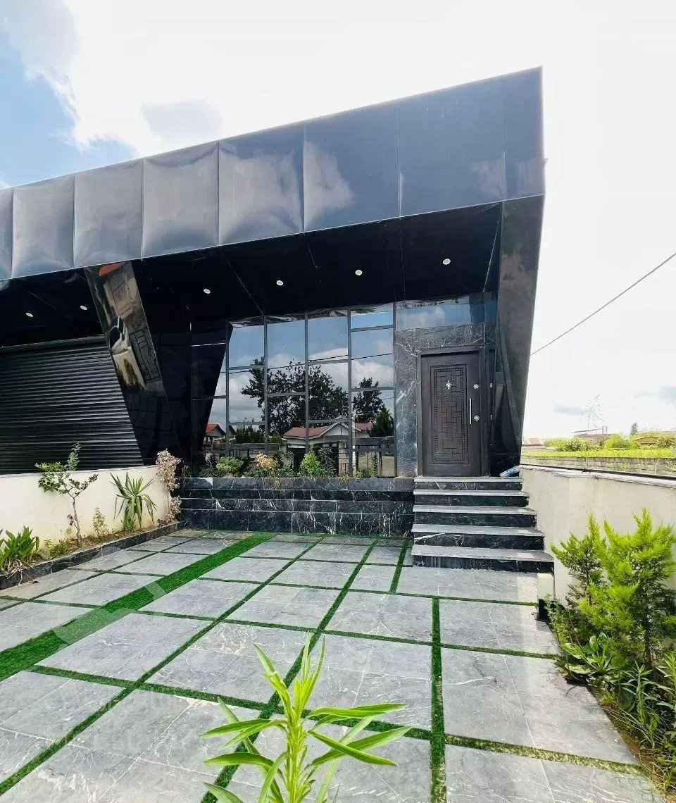 ویلا باغچه همکف 150 متری شهرکی سندتک‌برگ