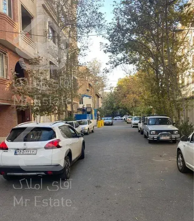 اپارتمان دیباجی جنوبی ۱۷۰ متر سه خواب