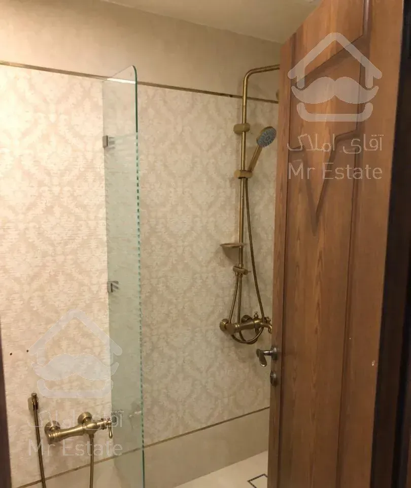 ۱۳۸ متر ۲ پارکینگ/طبقه ۴/ ۶ساله