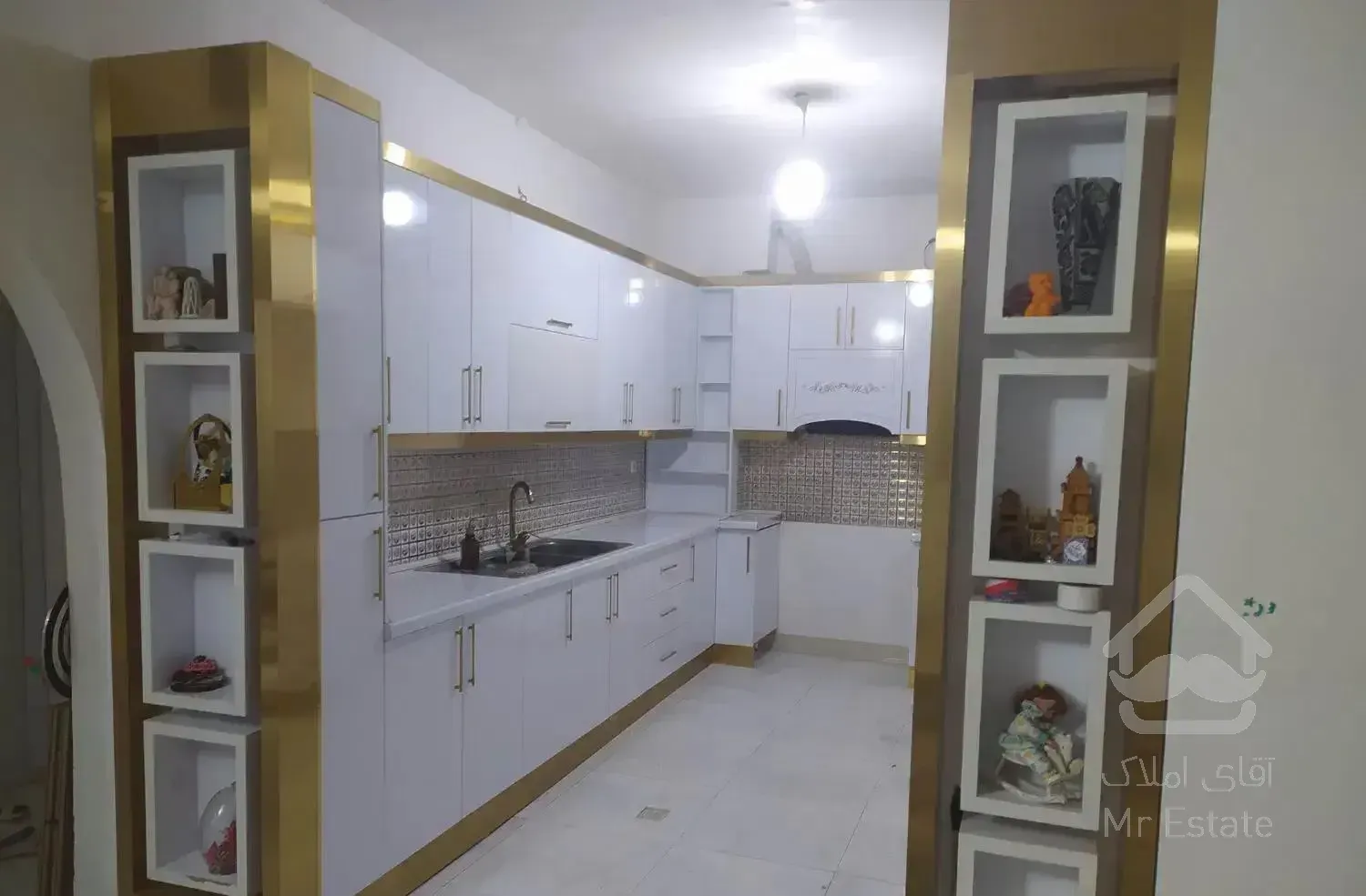 ۲ واحد ۱۳۵ متری ۲ خ و ۱۵۰ متری ۳ خ ابتدای مفتح ۸