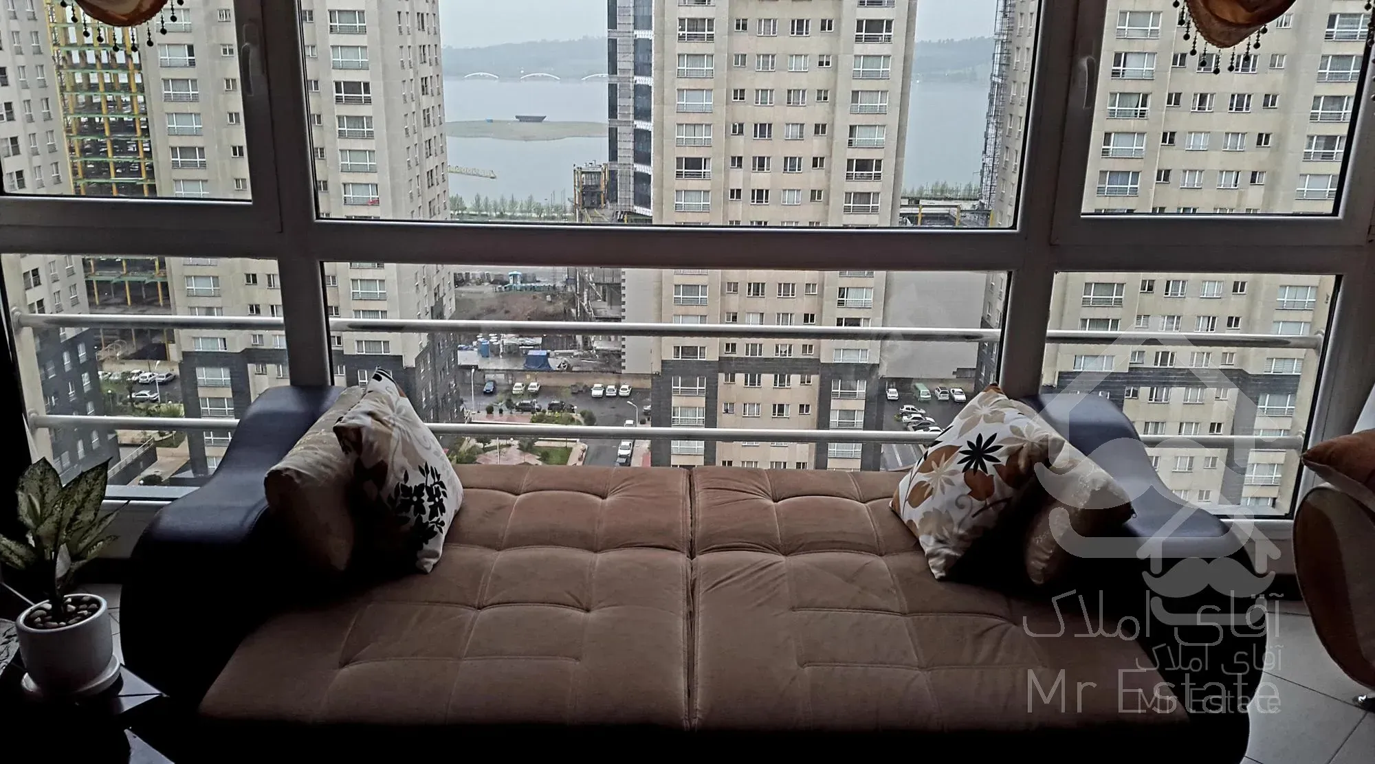 فروش۱۲۷متر۳خواب.شهرک راه اهن/دریاچه/منطقه۲۲