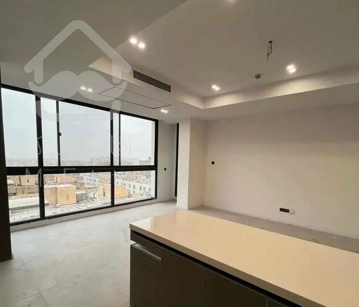 ۱۰۰متر/۲ خ/ غرق نور/ تراورتن/ چهار باغ شرقی