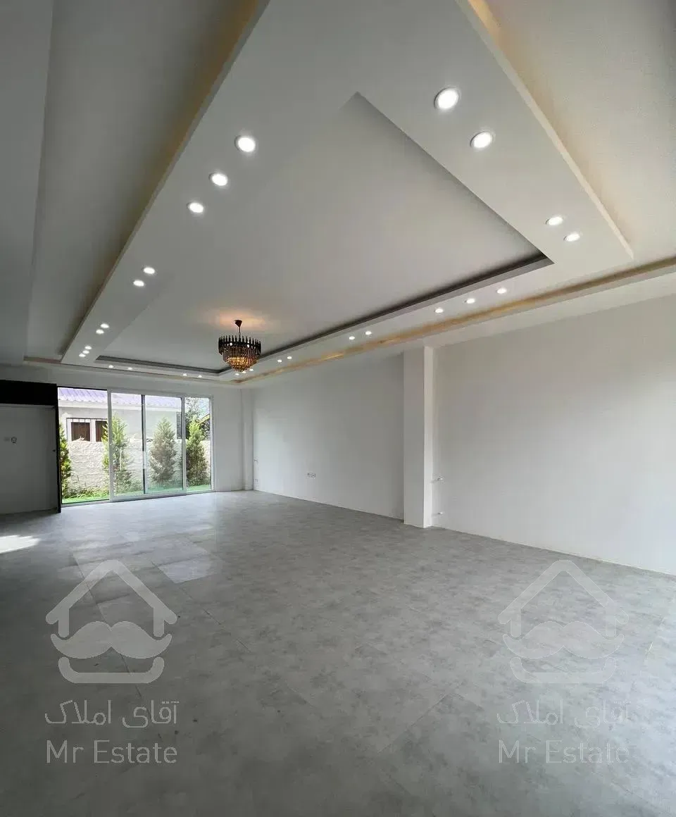 ویلا تریپلکس استخردار/نما مدرن /فاصله تا ساحل کم