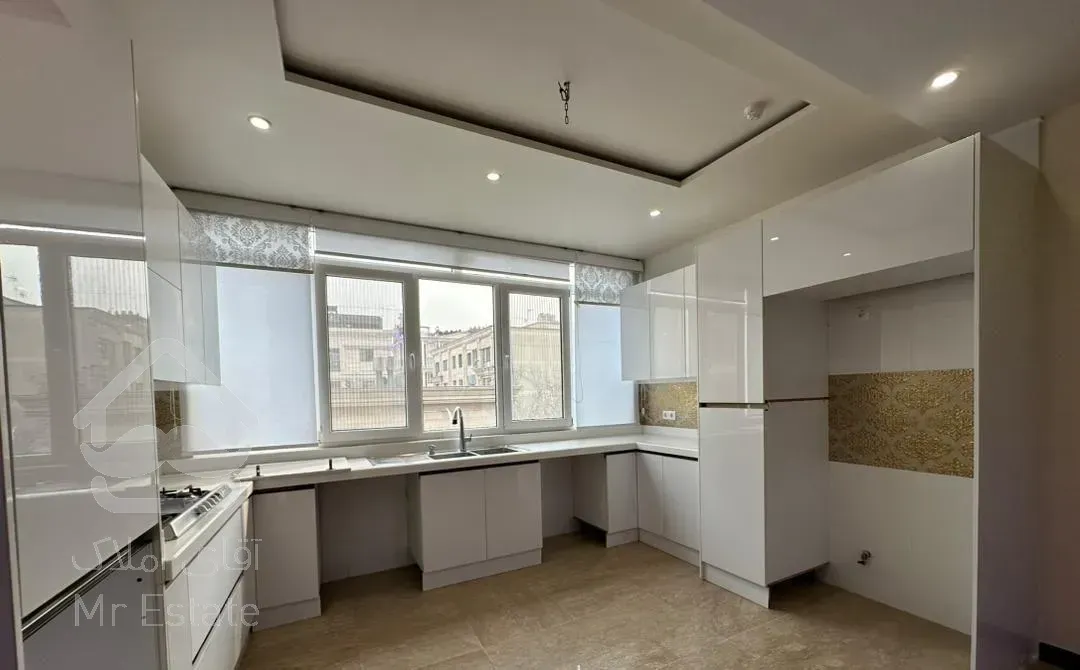 دروس ۱۳۰ متر ۳ خواب/کلیدنخورده/۲ پارکینگ