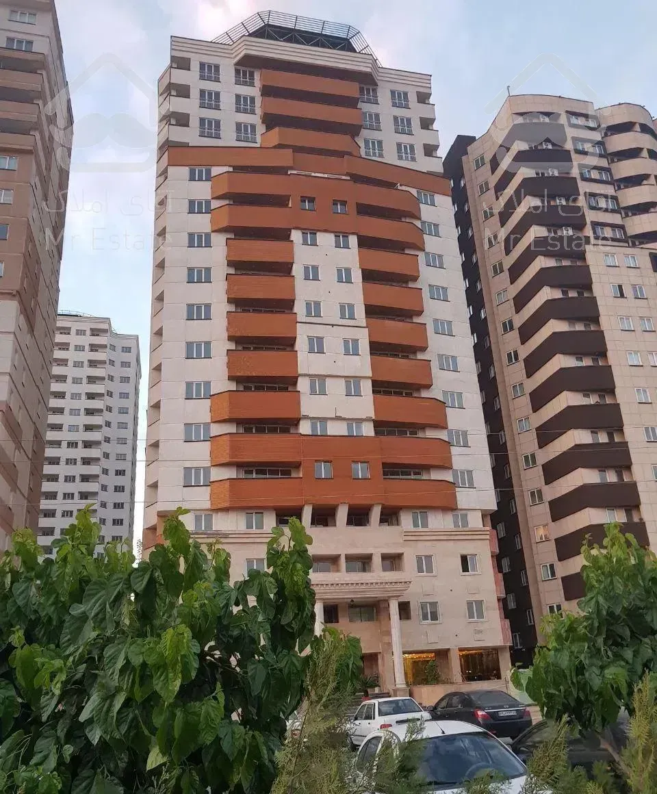 ۱۲۰متر/۳خواب/نور و نقشه /چیتگر