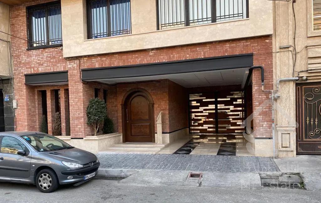 ۱۳۰ متر / کلید نخورده / دو پارکینگ/شمال حبیب اله