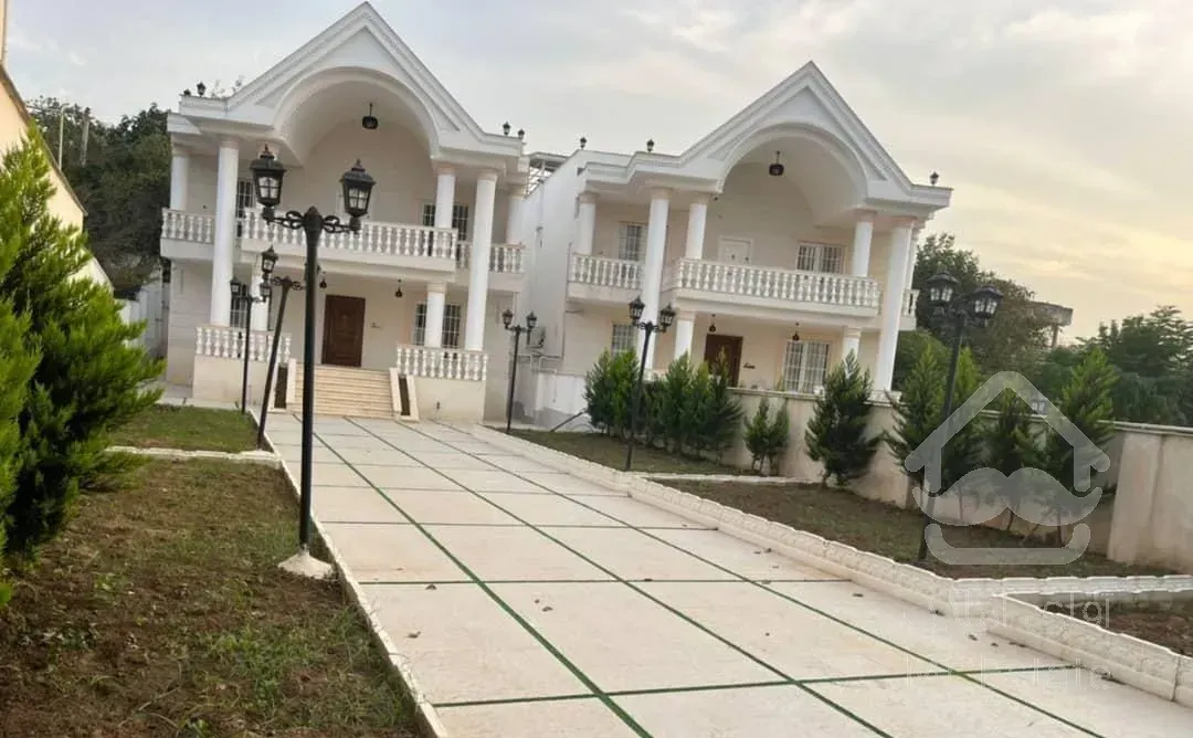 فروش خانه ویلایی ۲۴۰ متری ۲ خوابه
