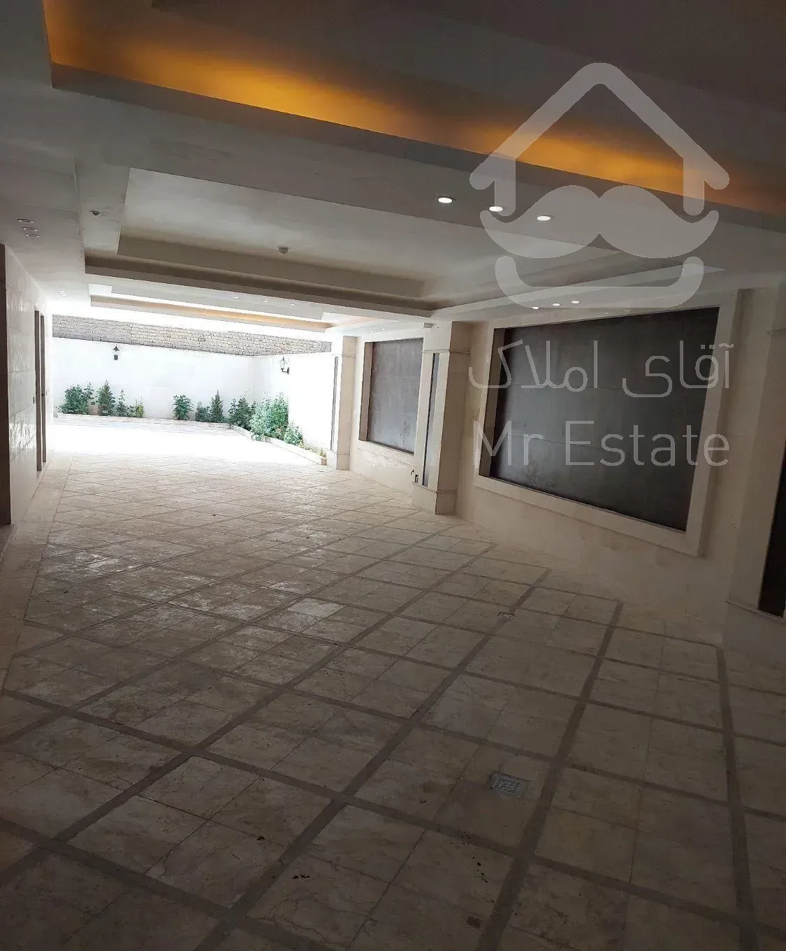 واحد ۱۶۵ متری خیابان دانشگاه