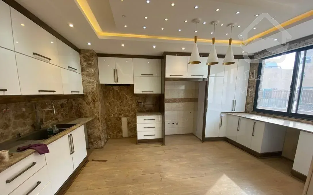 آپارتمان ۲۰۰متر /سه خواب /تک واحدی/دو بر/نور فرهنگ