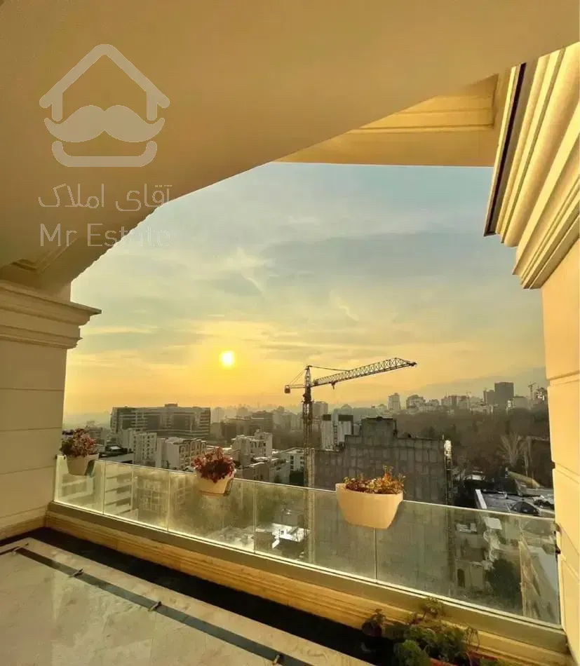 نیاوران 270متربرج باغ 20متر تراس3 پارکینگ طبقه 10