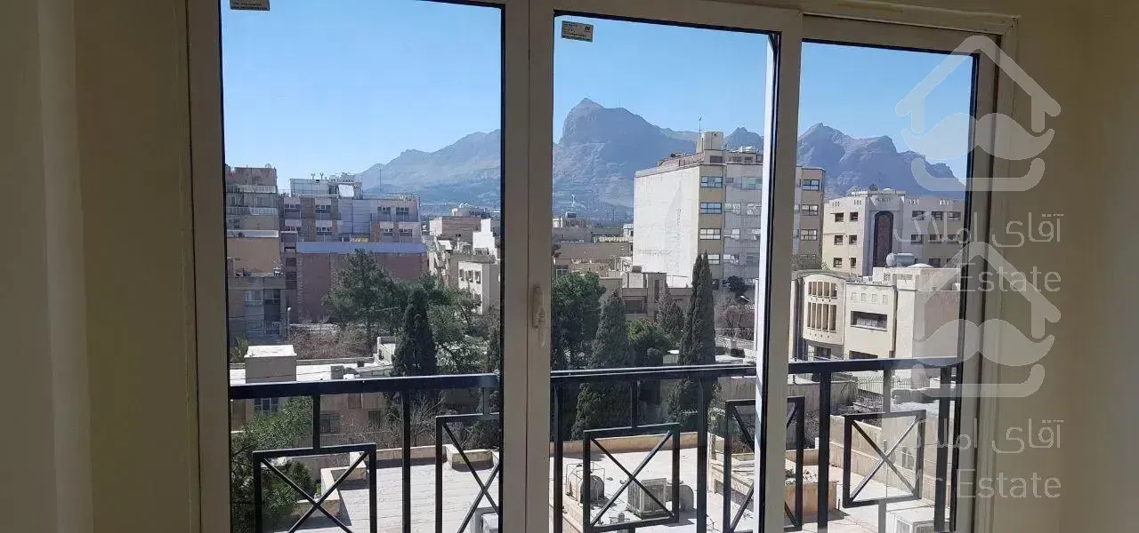 ۱۹۵ متر آپارتمان ۳ خوابه چهارباغ بالا