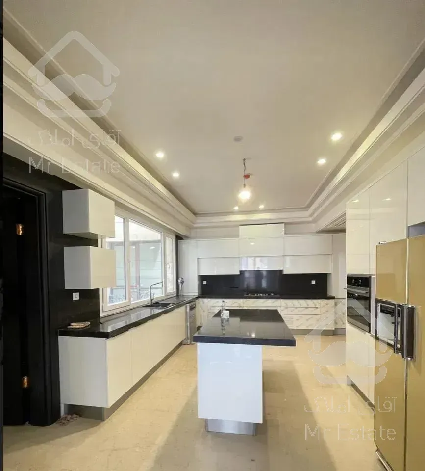 ۱۶۰ متر کامرانیه/۳ خواب/ویو دار/تک واحدی