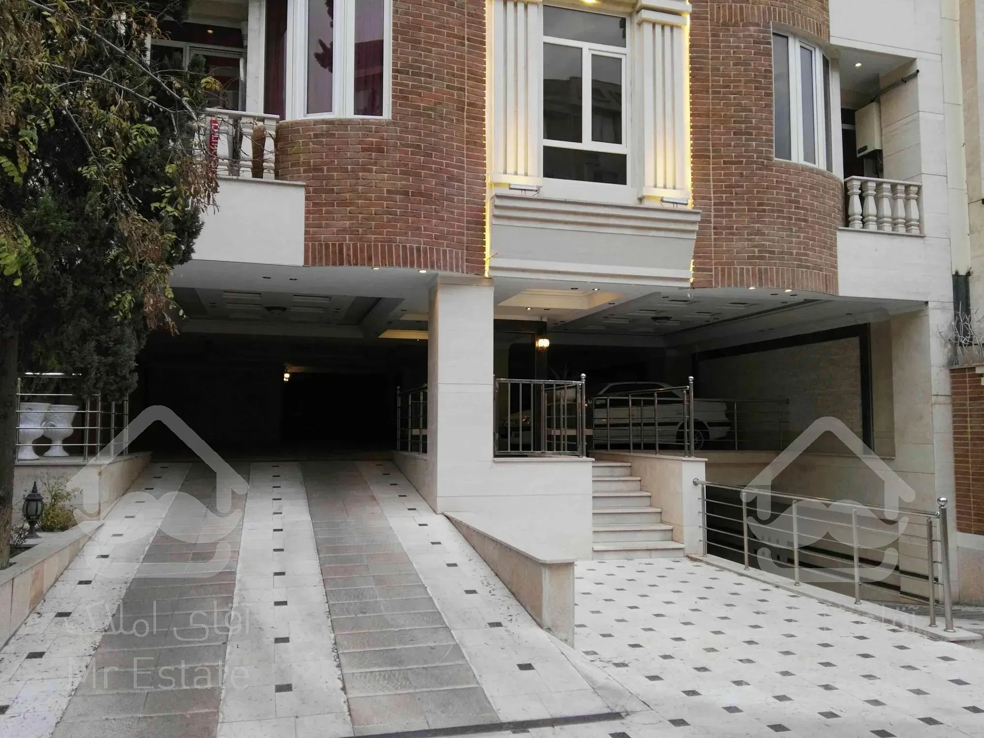 ۷۵ متر نوساز سوپر لوکس بلوار فردوس شرق ابراهیمی شمالی