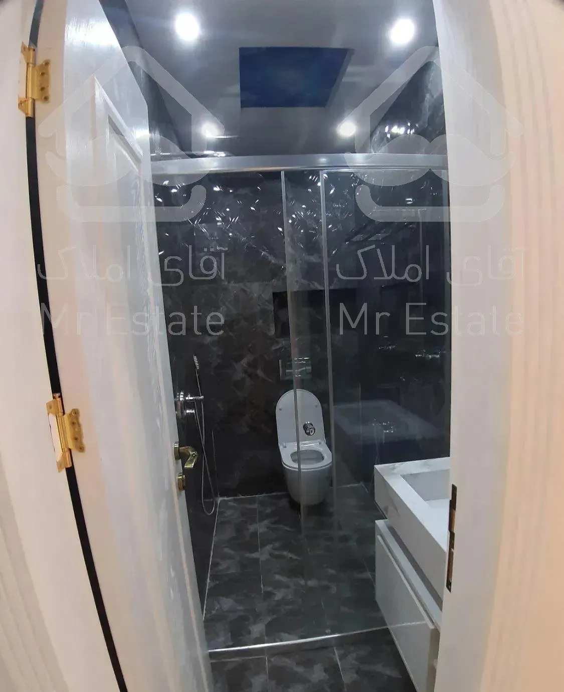 آپارتمان ۱۱۰متری / فول امکانات / روف گاردن