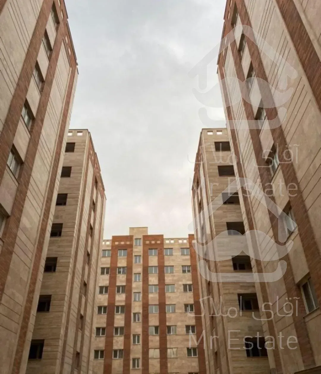 آپارتمان ۸۳ متری دو خوابه.