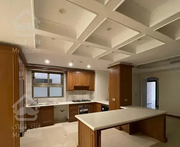 ۲۰۰ متر کلید نخورده فرمانیه اندرزگو