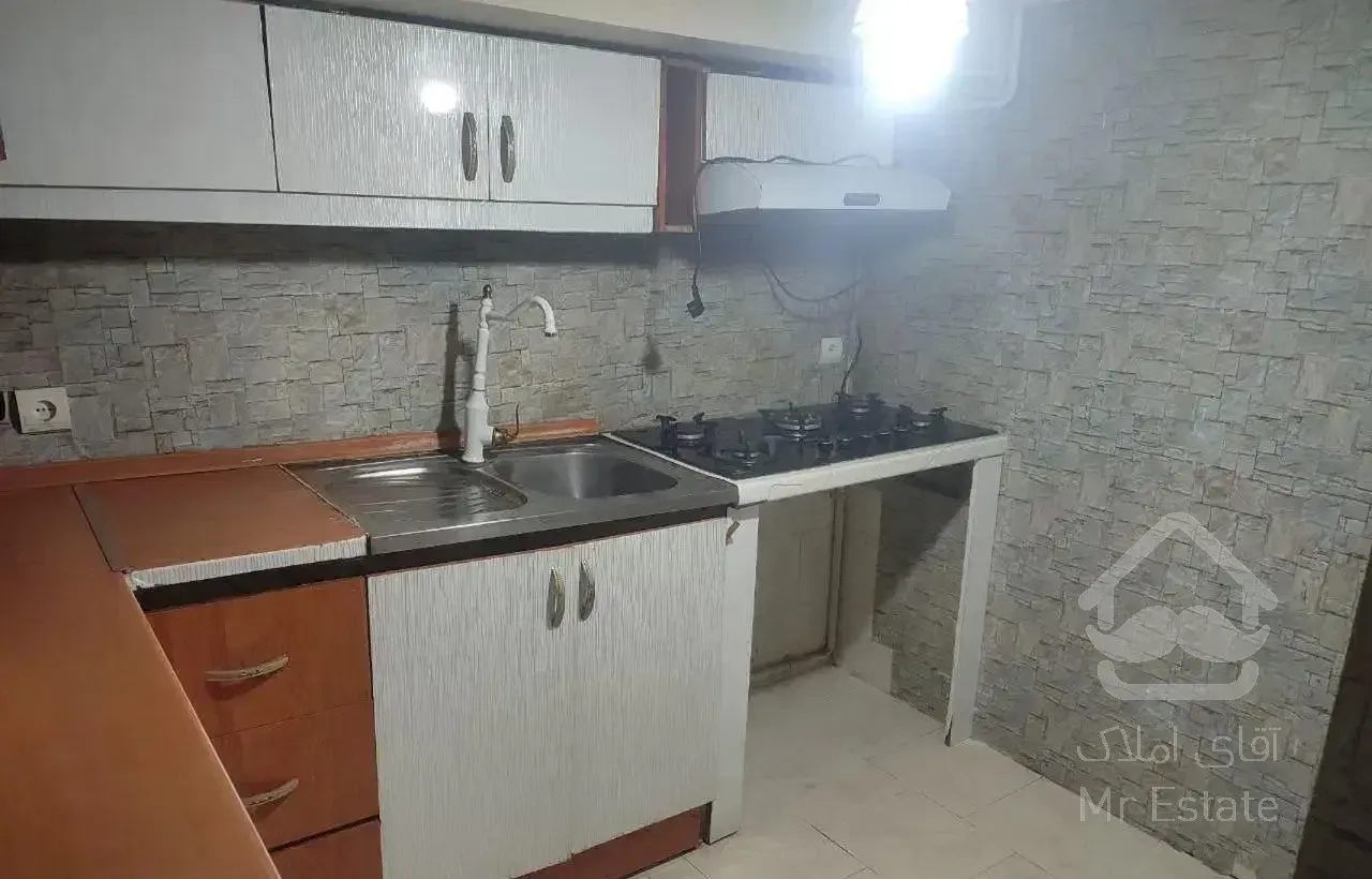 43 متری وحیدیه