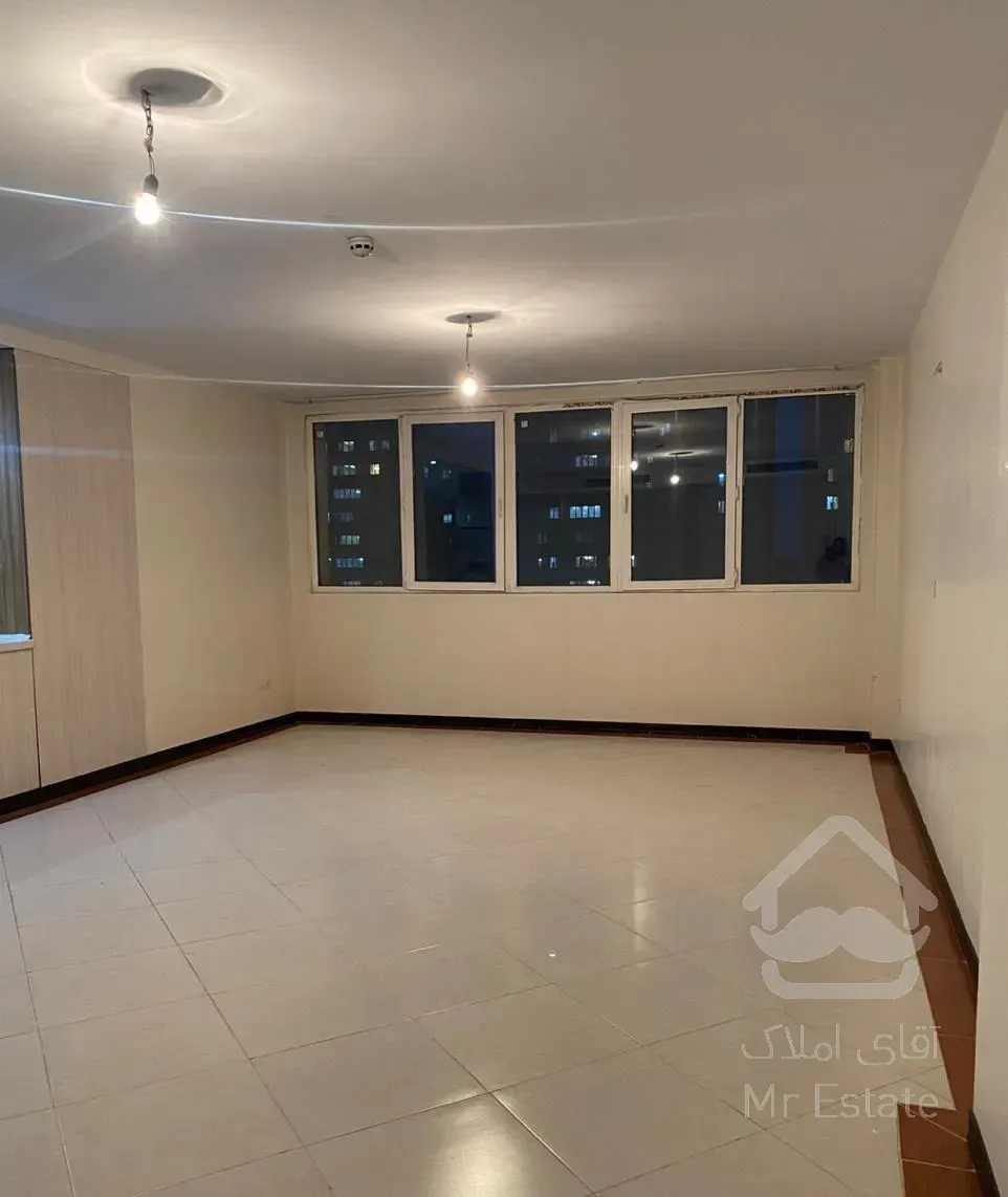 آپارتمان ۱۱۰متری دو خواب دریاچه چیتگر