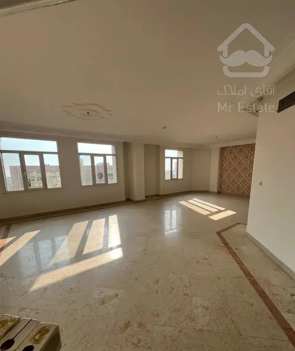 ۲۴۰متر صاحب قرانیه ۴ خوابه زیر قیمت