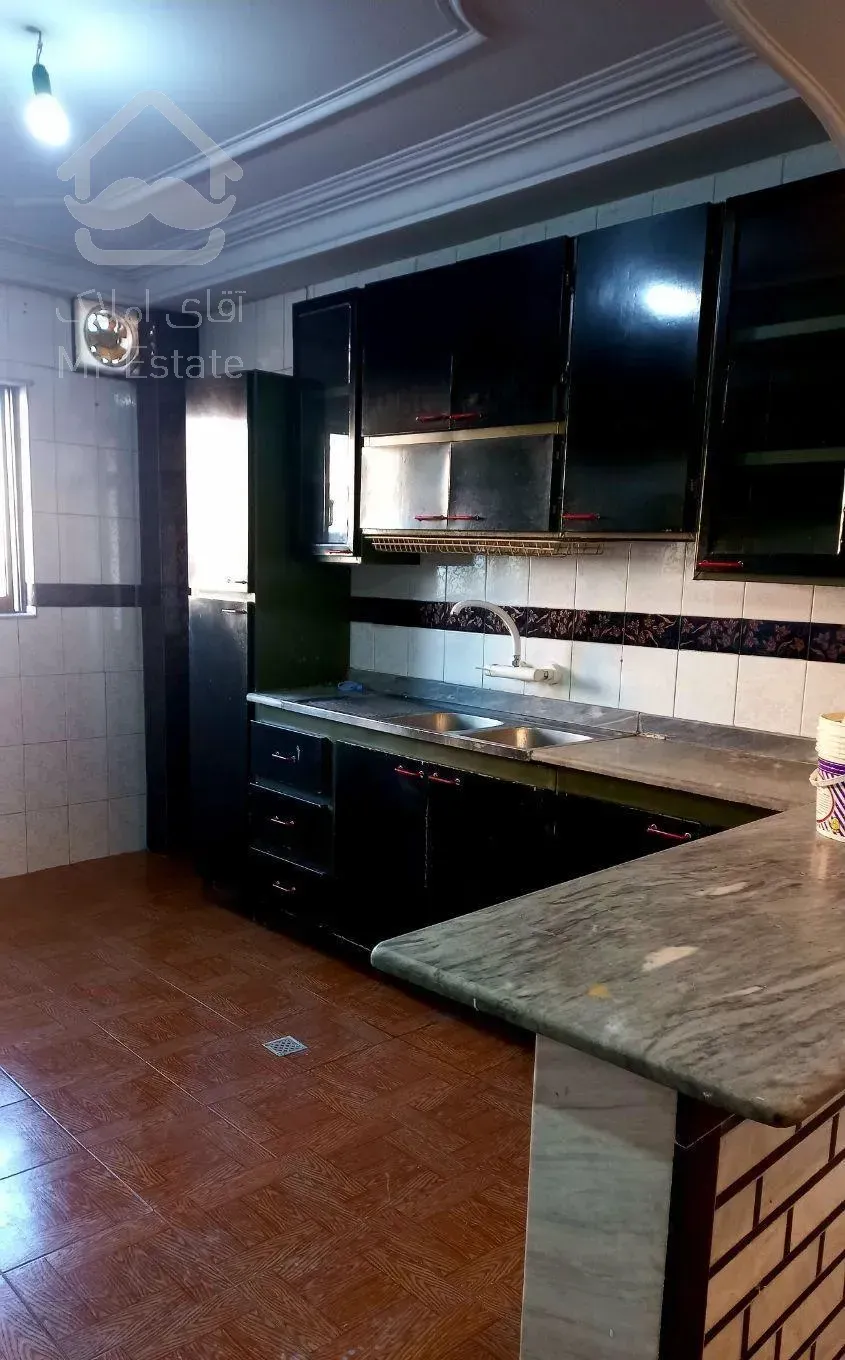 آپارتمان سه خواب نورگیر، نبش شقایق ۲۷ (۱۱۷ متر)