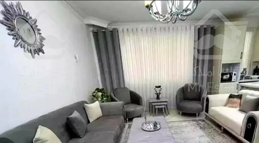 ۵۰ متر.    وام دار