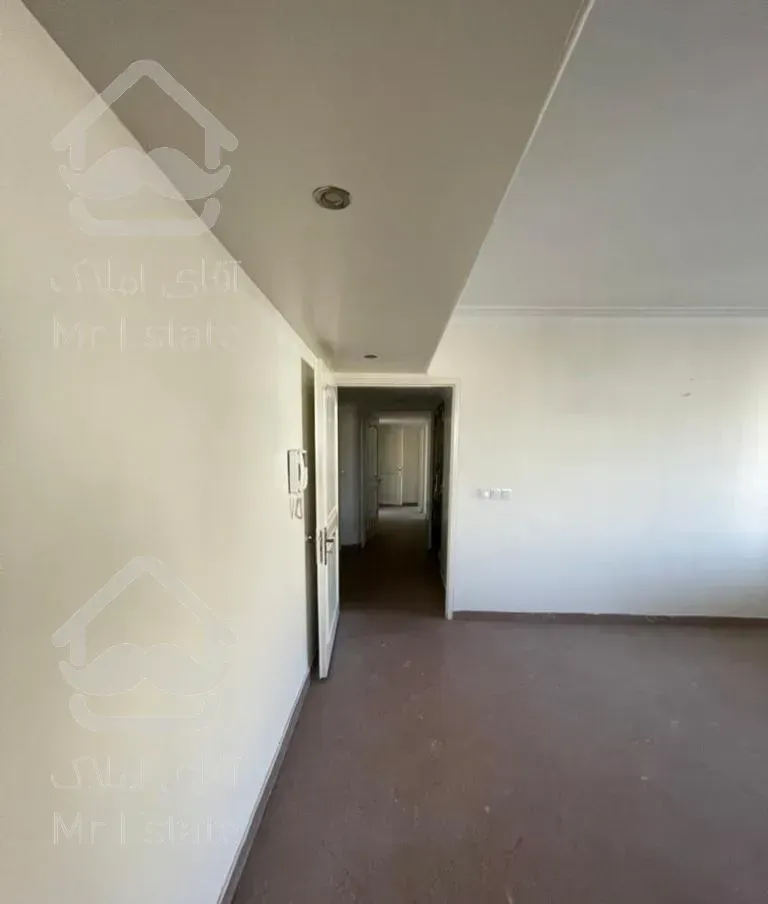 ۲۰۰ متر درکه ۳ خواب دارای یک مهمانخانه ۴۰ متری