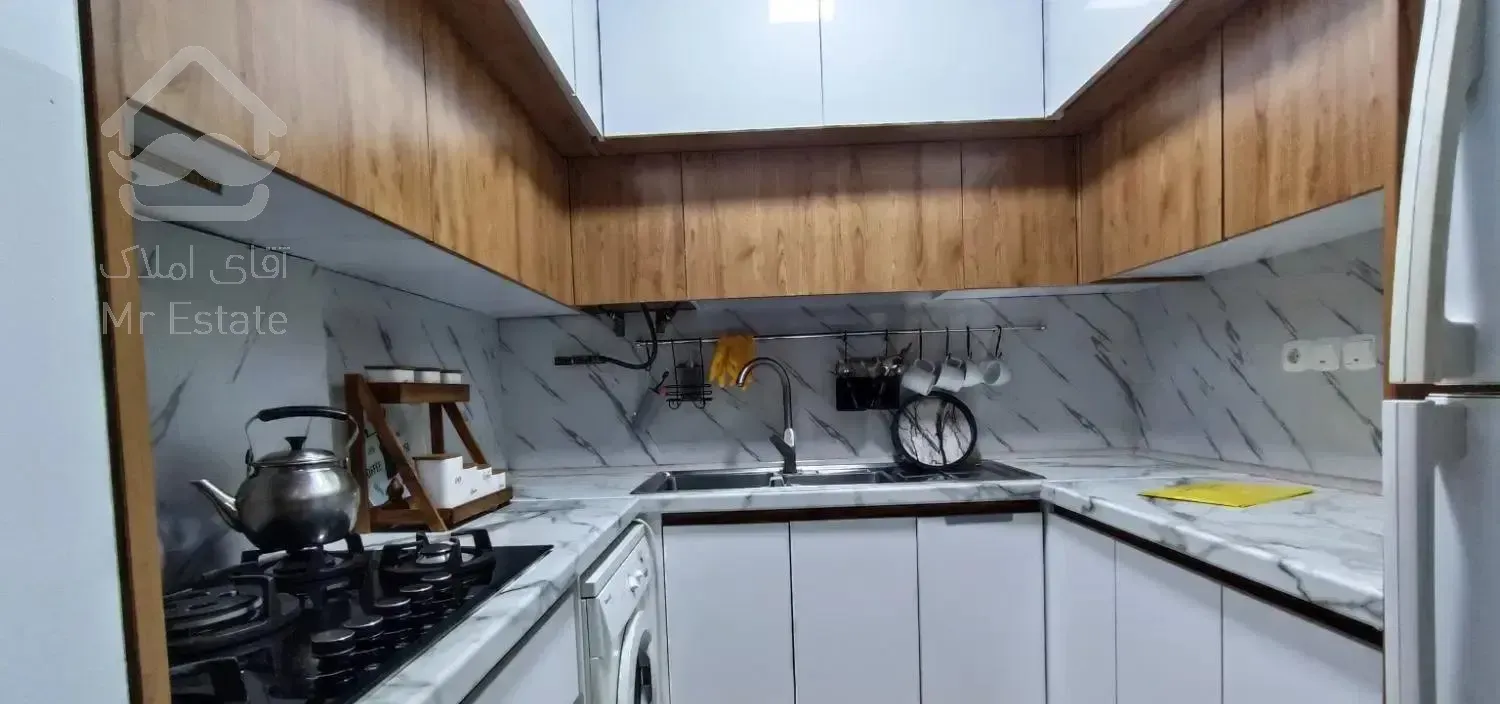 ۸۵ متری/ابتدای اندیشه/طبقه ۲/شخصی ساز/سنددار