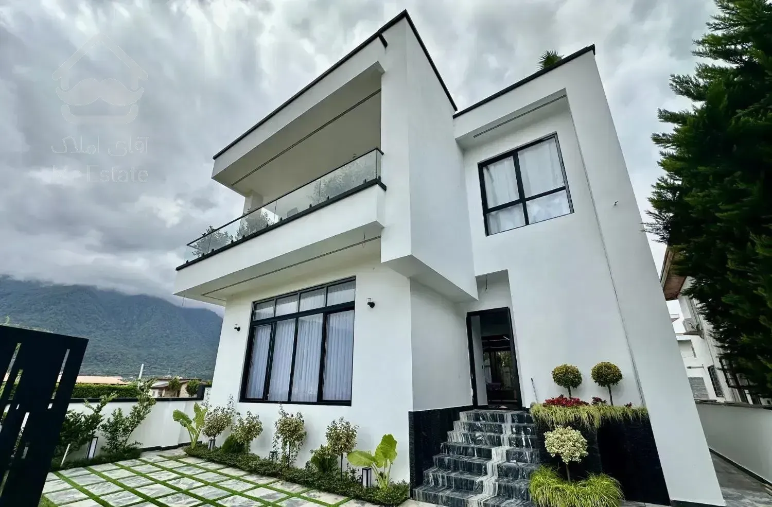 ویلا 300 متری بدون مشرف با ویو جنگل چلندر