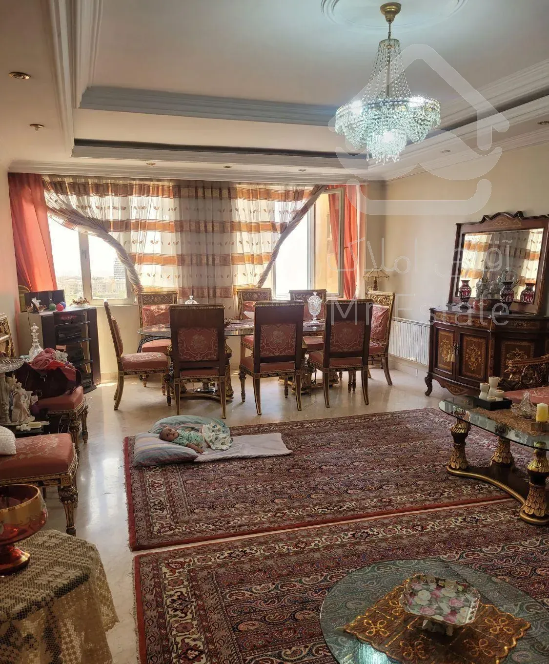 فروش ۲۰۰متر تکواحدی  ۲۲ ساله ((فول امکانات))