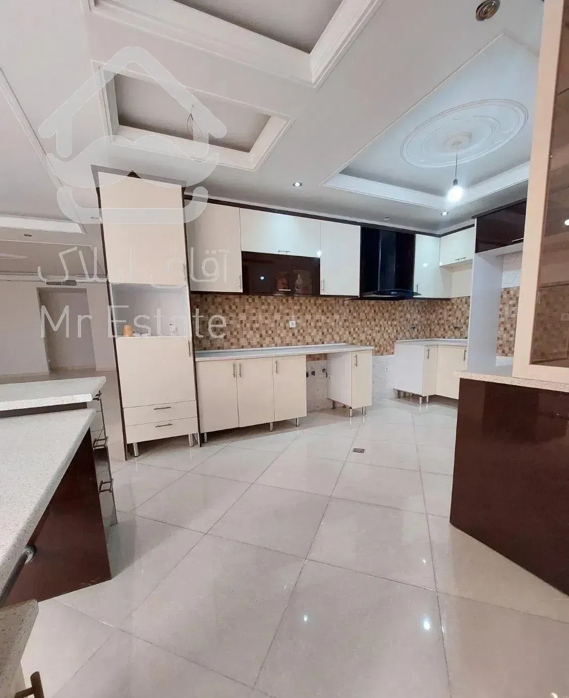 آپارتمان ۱۸۰ متر سه خواب تک واحدی