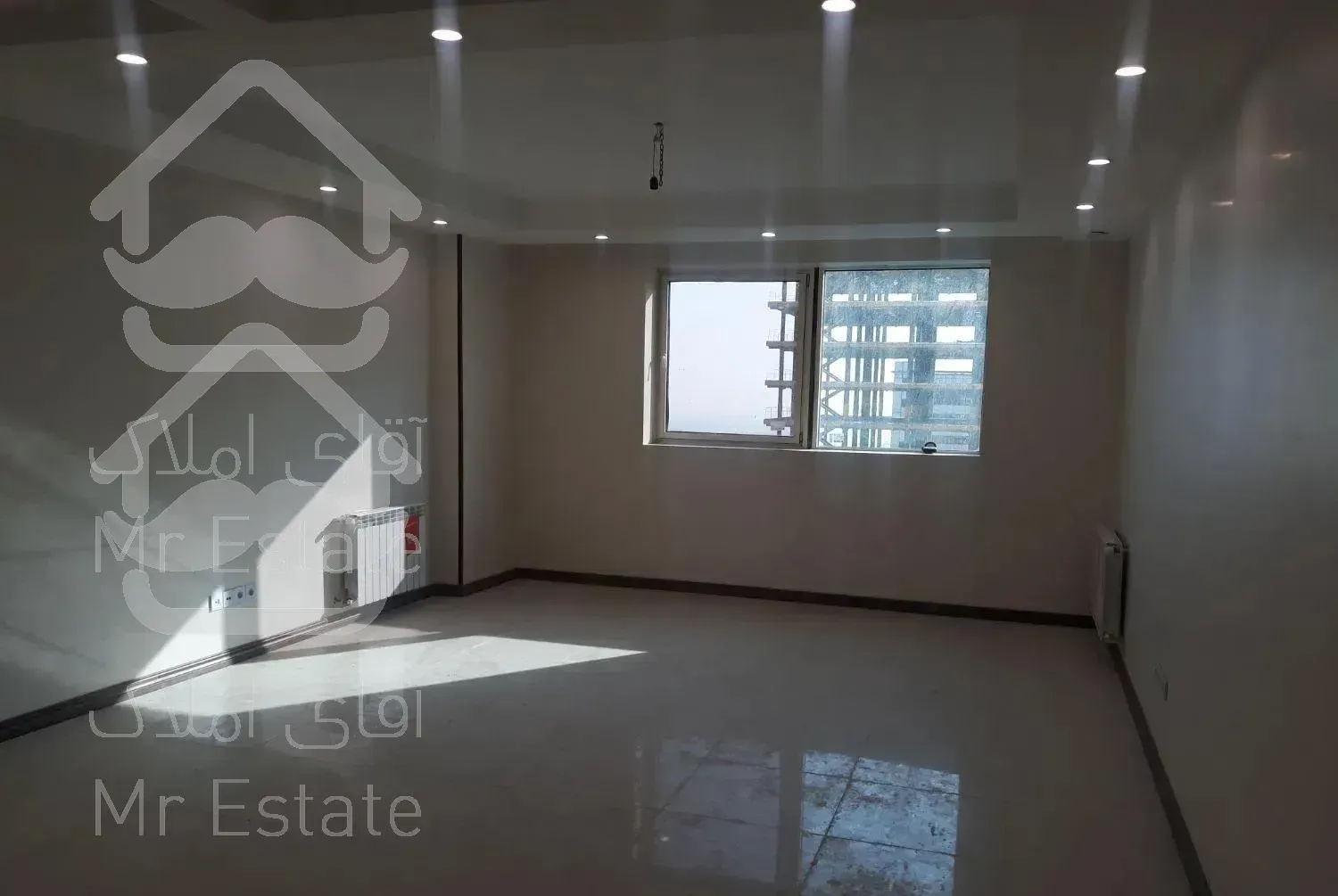 ۱۲۰ متری، نوساز، خرازی