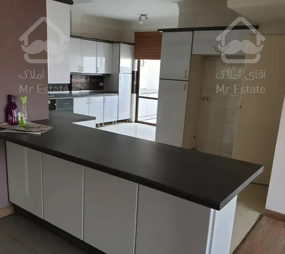 ۳۲۰ متر، ۵ خواب، ونک