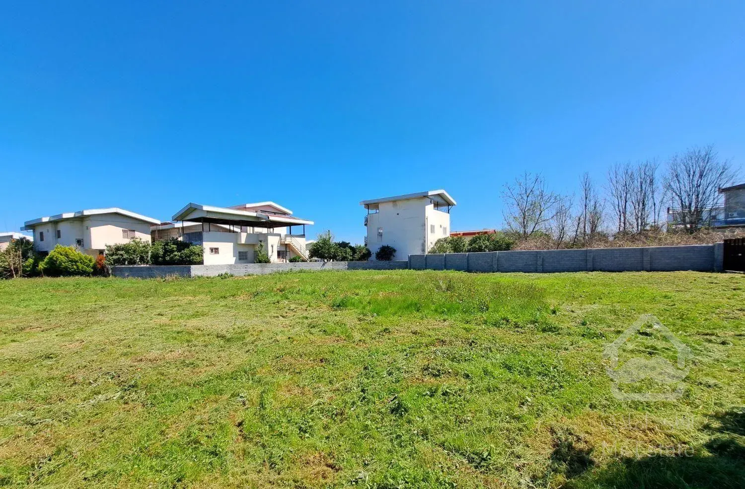 فروش خانه ویلایی۲خوابه با ۲۶۰۰ مترزمین کامل بافت