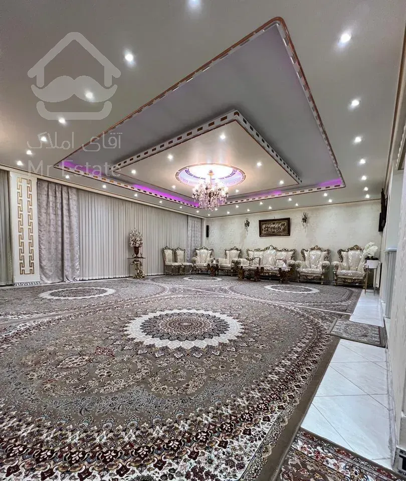 واحد ۱۳۰ متری فول امکانات