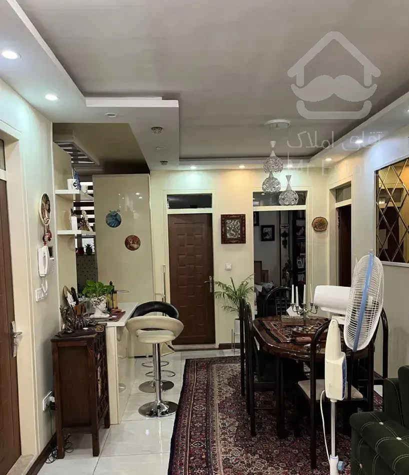 ۸۵متر ۲خواب سالن پرده خور با پارکینگ خ عادل