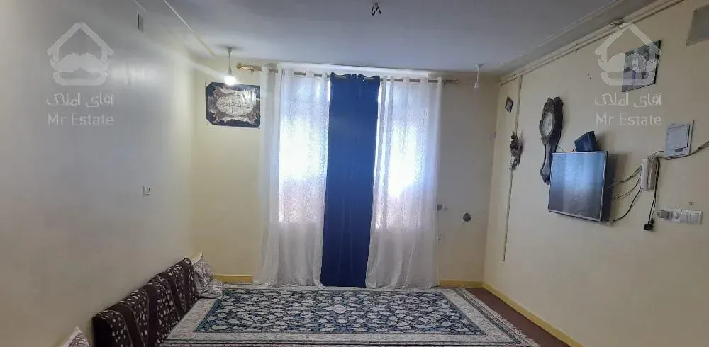 آپارتمان تمیز  هشتاد متری   دوخوابه وام دار