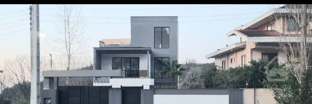 فروش ویلا مدرن ۳۹۶ متر زمین۲۶۰ بنا. استخر چهار