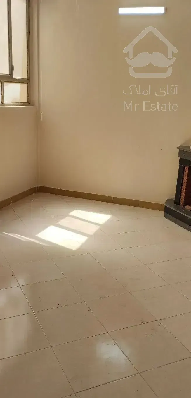 75متری1خواب تمیزبدون مالک تخلیه طبقه1درلادن10