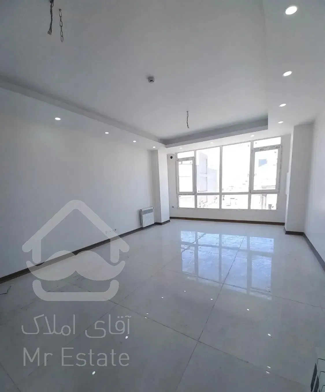 ۹۲ متر نوساز فلکه اول صادقیه