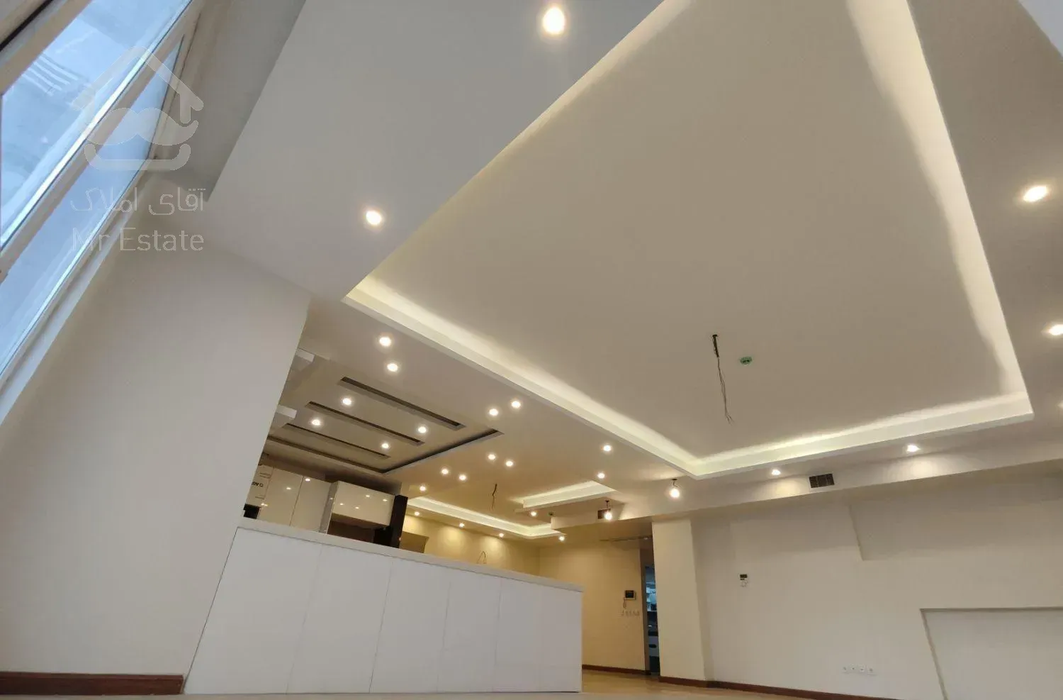 سعادت آباد  مرواریدها ، ۱۵۷ متر ۲ پارکینگ  ۳ خواب