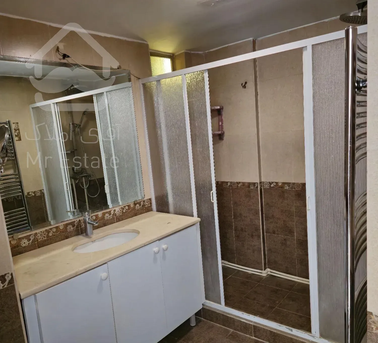 رهن آپارتمان مسکونی۱۱۹متری۲ خوابه گاندی تاپ لوکیشن