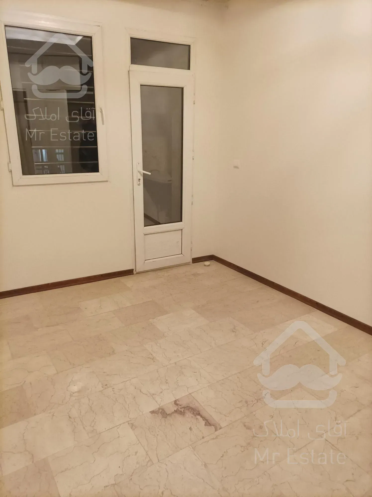 ۱۲۷متر تکواحدی۵ساله سالن نورجنوب اقبالپور