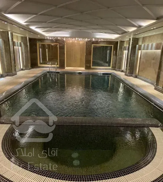 ۲۵۰ متر-۴پارکینگ-تاپ لوکیشن میدان کاج-استخر،روف